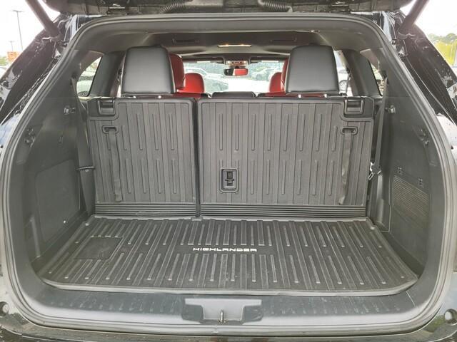 used 2023 Toyota Highlander car, priced at $39,900