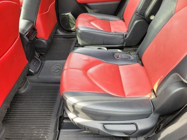 used 2023 Toyota Highlander car, priced at $39,900