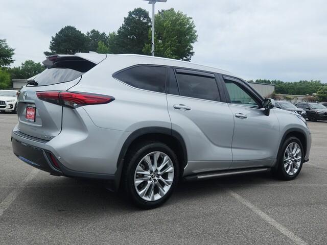 used 2023 Toyota Highlander car, priced at $40,296