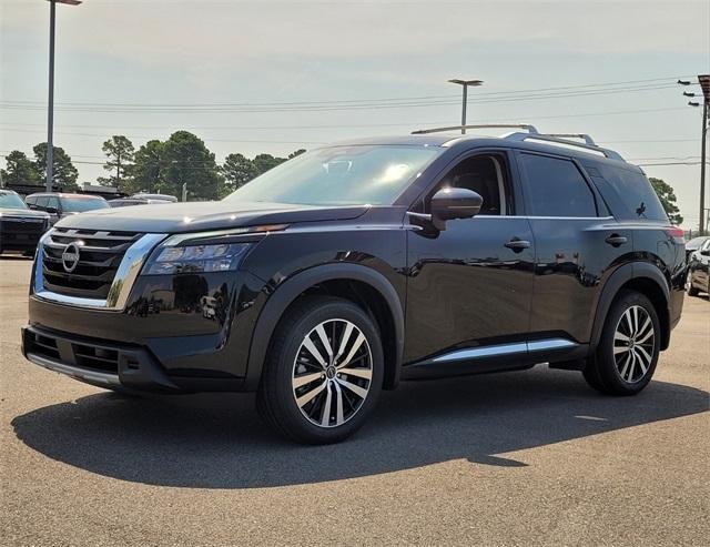 new 2025 Nissan Pathfinder car, priced at $47,438