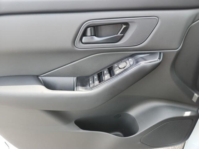 new 2025 Nissan Rogue car, priced at $29,899