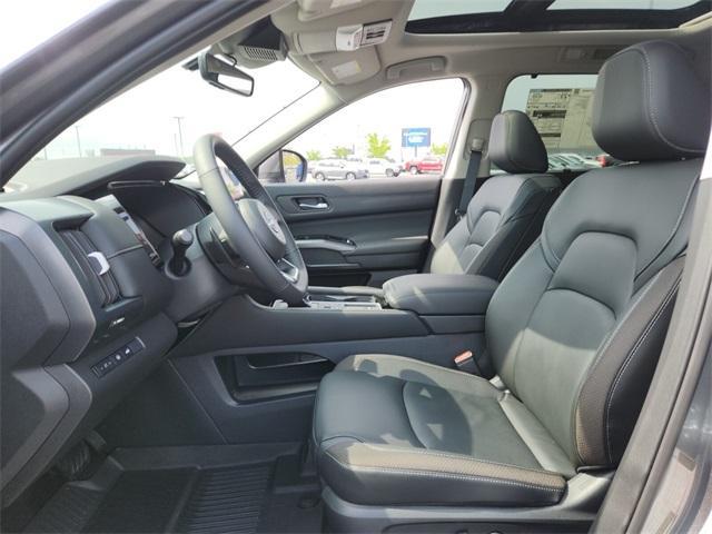 new 2025 Nissan Pathfinder car, priced at $44,260