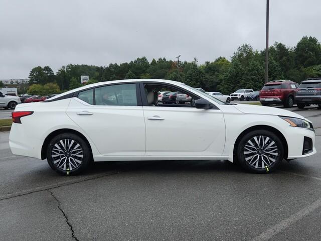 new 2025 Nissan Altima car, priced at $27,980