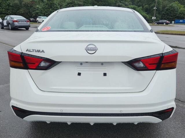 new 2025 Nissan Altima car, priced at $27,980