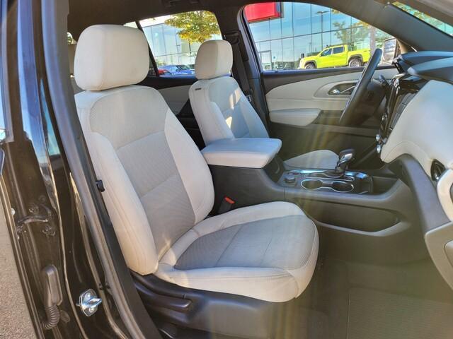 used 2023 Chevrolet Traverse car, priced at $22,425