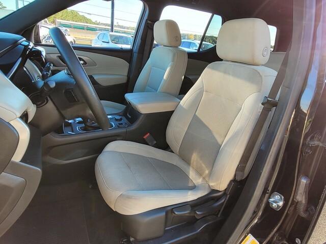 used 2023 Chevrolet Traverse car, priced at $22,425