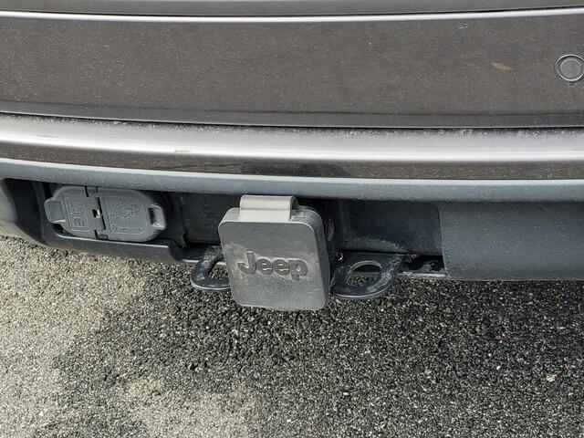 used 2021 Jeep Grand Cherokee car, priced at $23,426