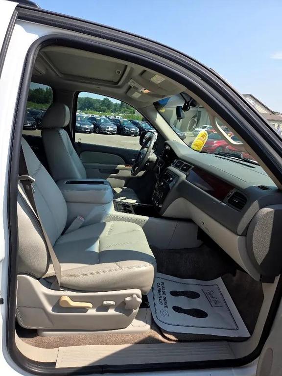 used 2011 Chevrolet Suburban car, priced at $4,495