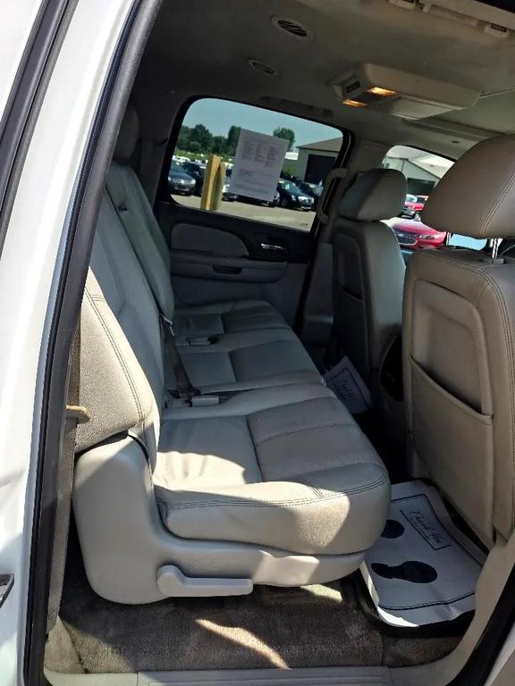 used 2011 Chevrolet Suburban car, priced at $4,495