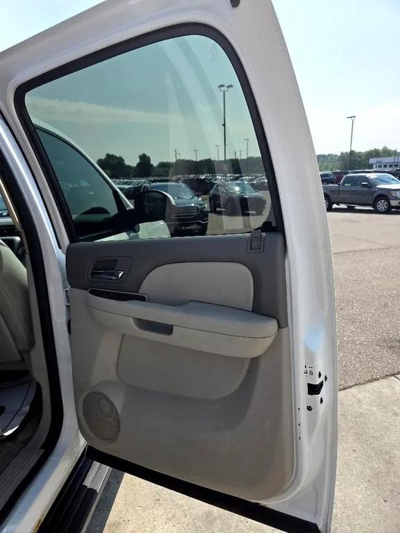 used 2011 Chevrolet Suburban car, priced at $4,495