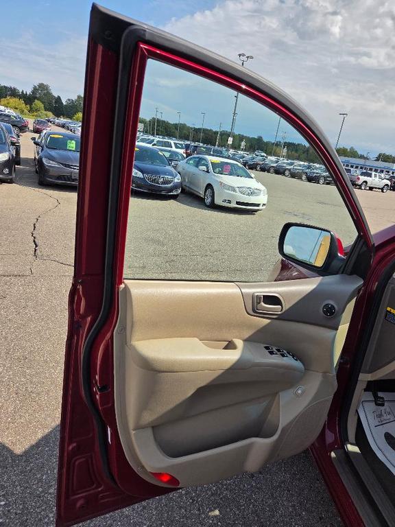 used 2014 Kia Sedona car, priced at $3,495