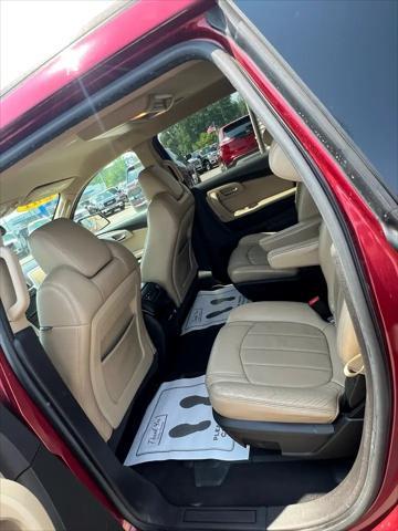 used 2011 Chevrolet Traverse car, priced at $4,995