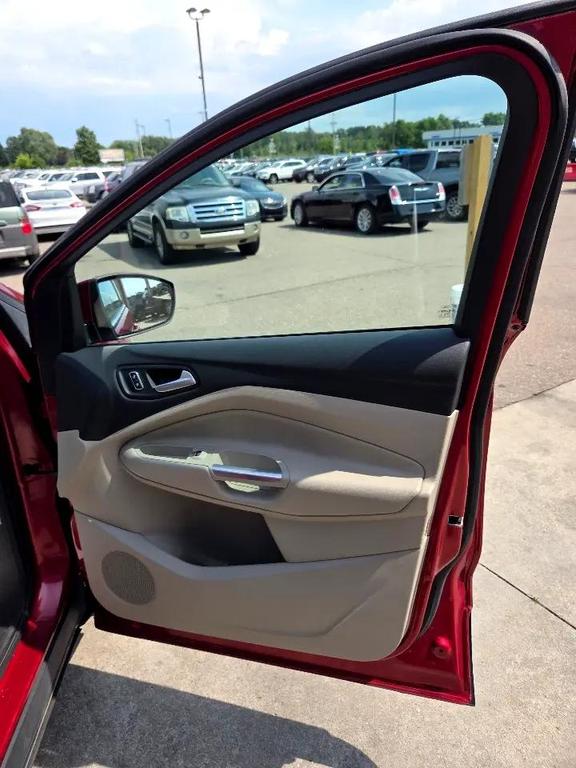 used 2013 Ford Escape car, priced at $3,995