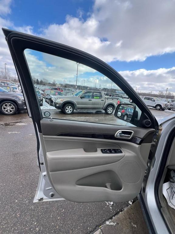 used 2011 Jeep Grand Cherokee car, priced at $5,495
