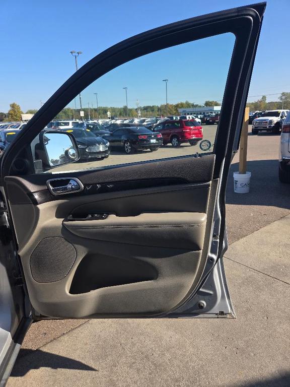 used 2011 Jeep Grand Cherokee car, priced at $5,495