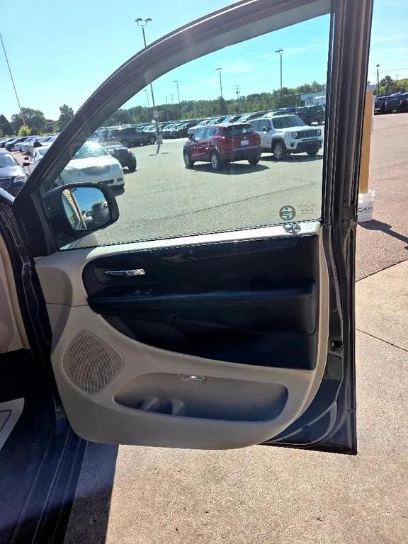 used 2016 Dodge Grand Caravan car, priced at $5,495