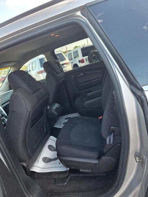 used 2011 Chevrolet Traverse car, priced at $3,995