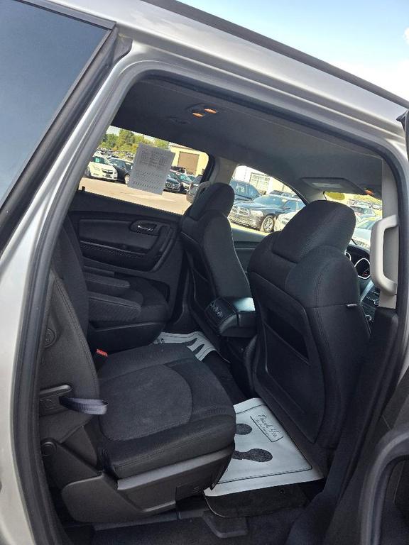 used 2011 Chevrolet Traverse car, priced at $3,995