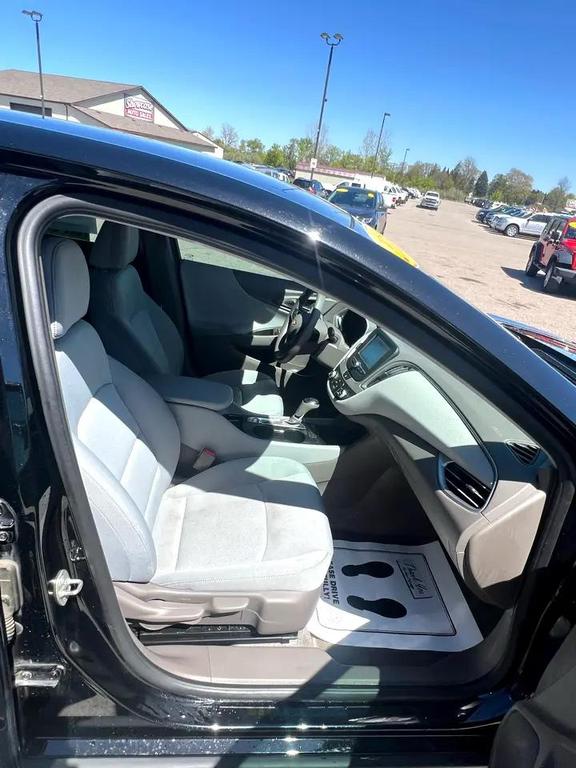 used 2018 Chevrolet Malibu car, priced at $4,995