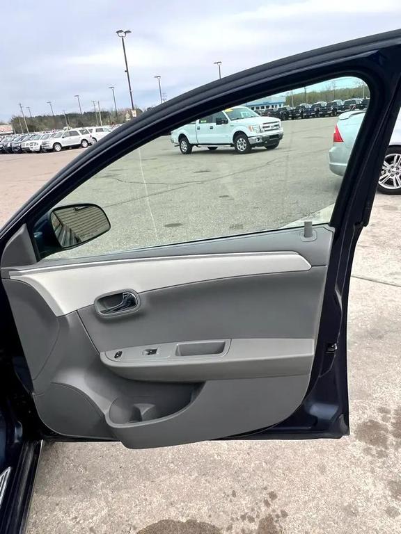used 2009 Chevrolet Malibu car, priced at $2,995