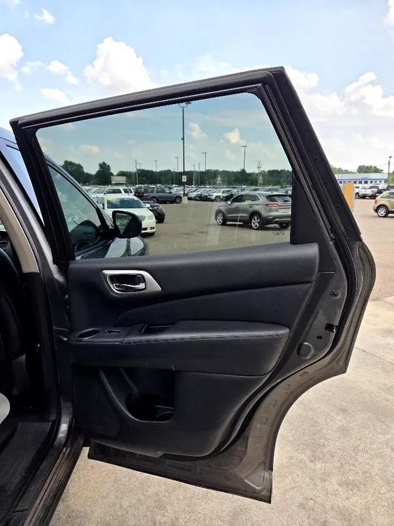 used 2015 Nissan Pathfinder car, priced at $4,495