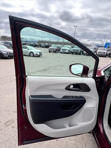 used 2017 Chrysler Pacifica car, priced at $13,995