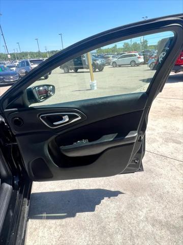 used 2015 Chrysler 200 car, priced at $4,995