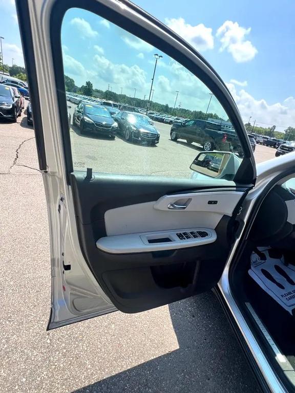 used 2009 Chevrolet Traverse car, priced at $4,495