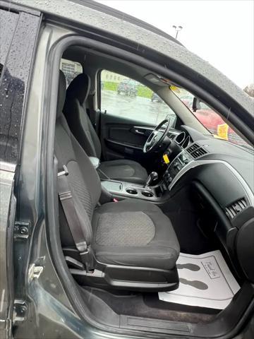 used 2011 Chevrolet Traverse car, priced at $3,995