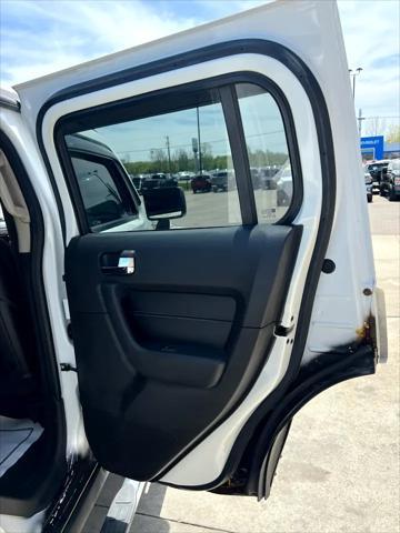 used 2006 Hummer H3 car, priced at $5,495