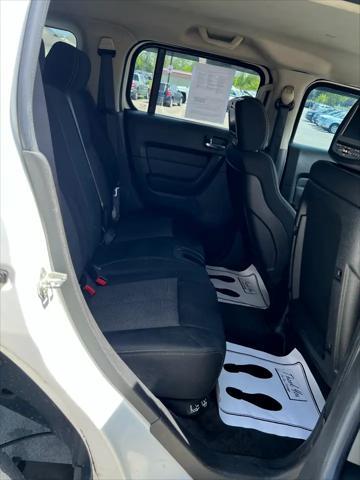 used 2006 Hummer H3 car, priced at $5,495