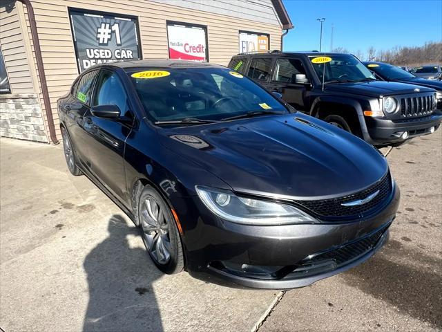 used 2016 Chrysler 200 car, priced at $5,495