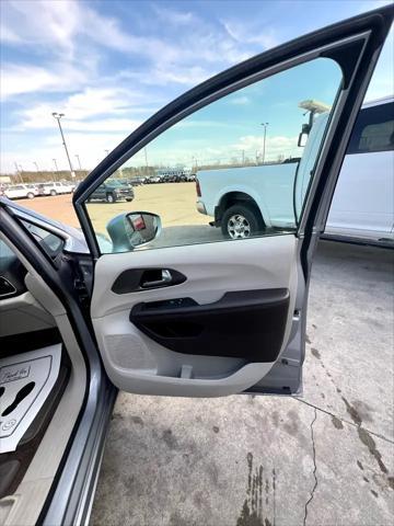 used 2017 Chrysler Pacifica car, priced at $11,995