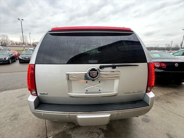 used 2010 Cadillac Escalade car, priced at $9,995