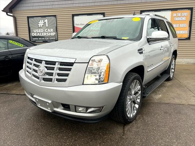 used 2010 Cadillac Escalade car, priced at $9,995