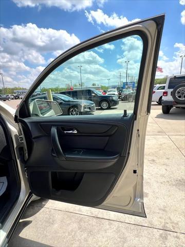 used 2015 Chevrolet Traverse car, priced at $5,995