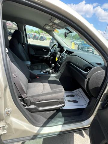 used 2015 Chevrolet Traverse car, priced at $5,995