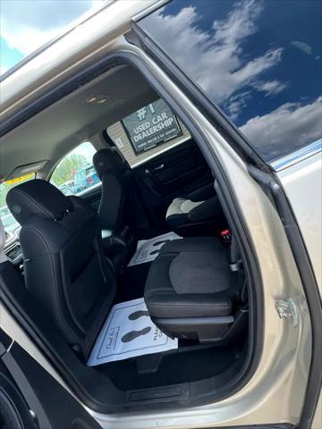 used 2015 Chevrolet Traverse car, priced at $5,995