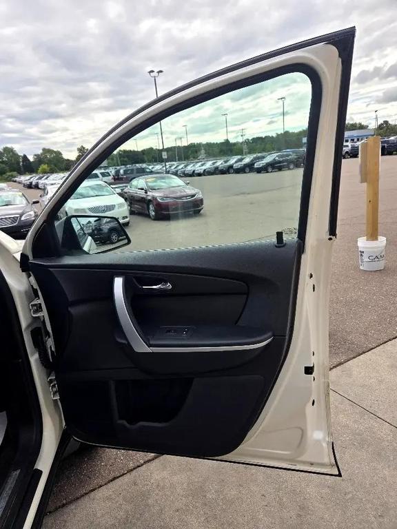 used 2012 GMC Acadia car, priced at $3,995