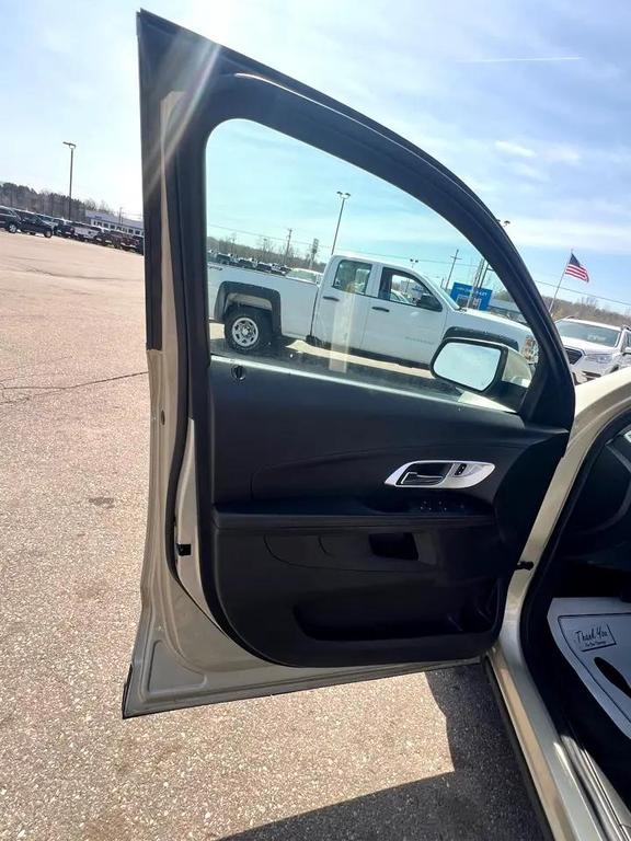 used 2015 Chevrolet Equinox car, priced at $2,995