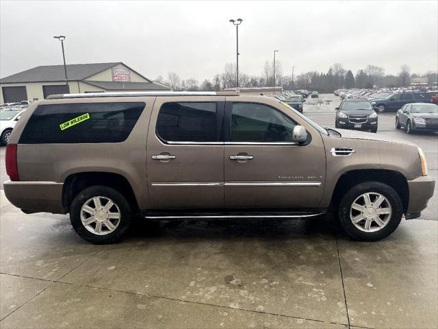 used 2007 Cadillac Escalade ESV car, priced at $9,995