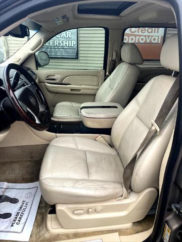 used 2007 Cadillac Escalade ESV car, priced at $9,995