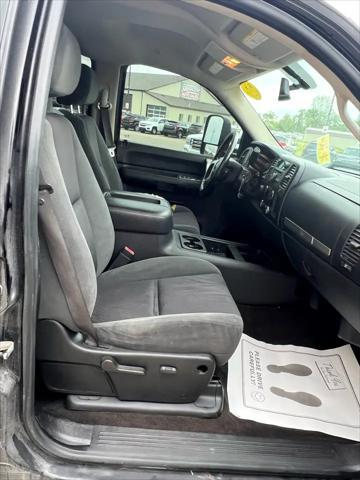 used 2009 GMC Sierra 2500 car, priced at $11,995