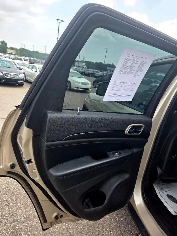 used 2015 Jeep Grand Cherokee car, priced at $9,995