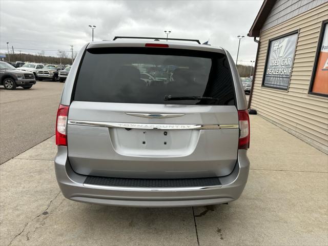 used 2013 Chrysler Town & Country car