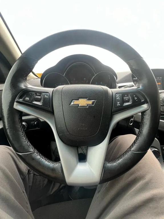 used 2014 Chevrolet Cruze car, priced at $3,995