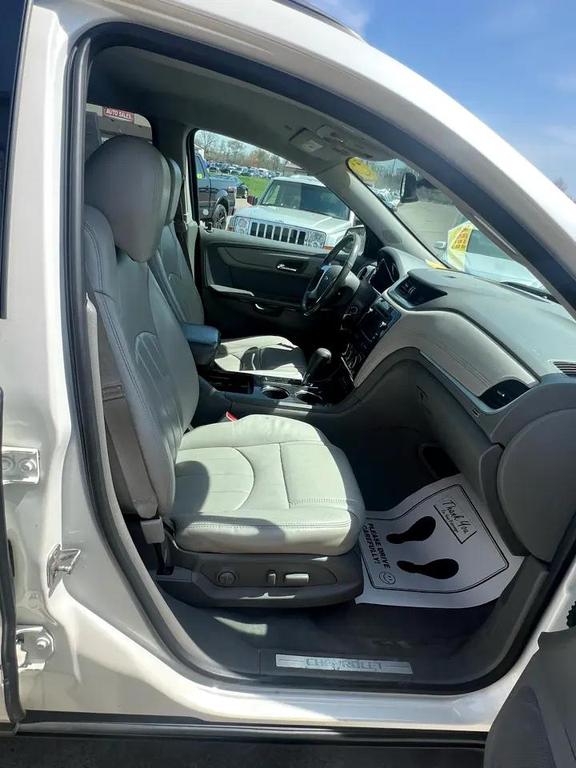 used 2014 Chevrolet Traverse car, priced at $3,995