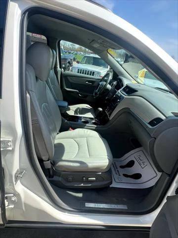 used 2014 Chevrolet Traverse car, priced at $4,995