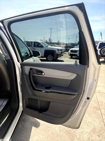 used 2014 Chevrolet Traverse car, priced at $4,995