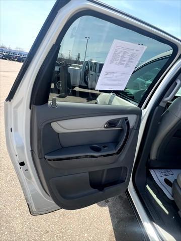 used 2014 Chevrolet Traverse car, priced at $4,995